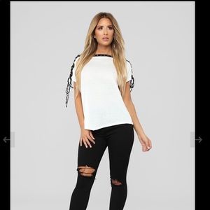 Fashion nova top! Never worn🌸🌸🌸